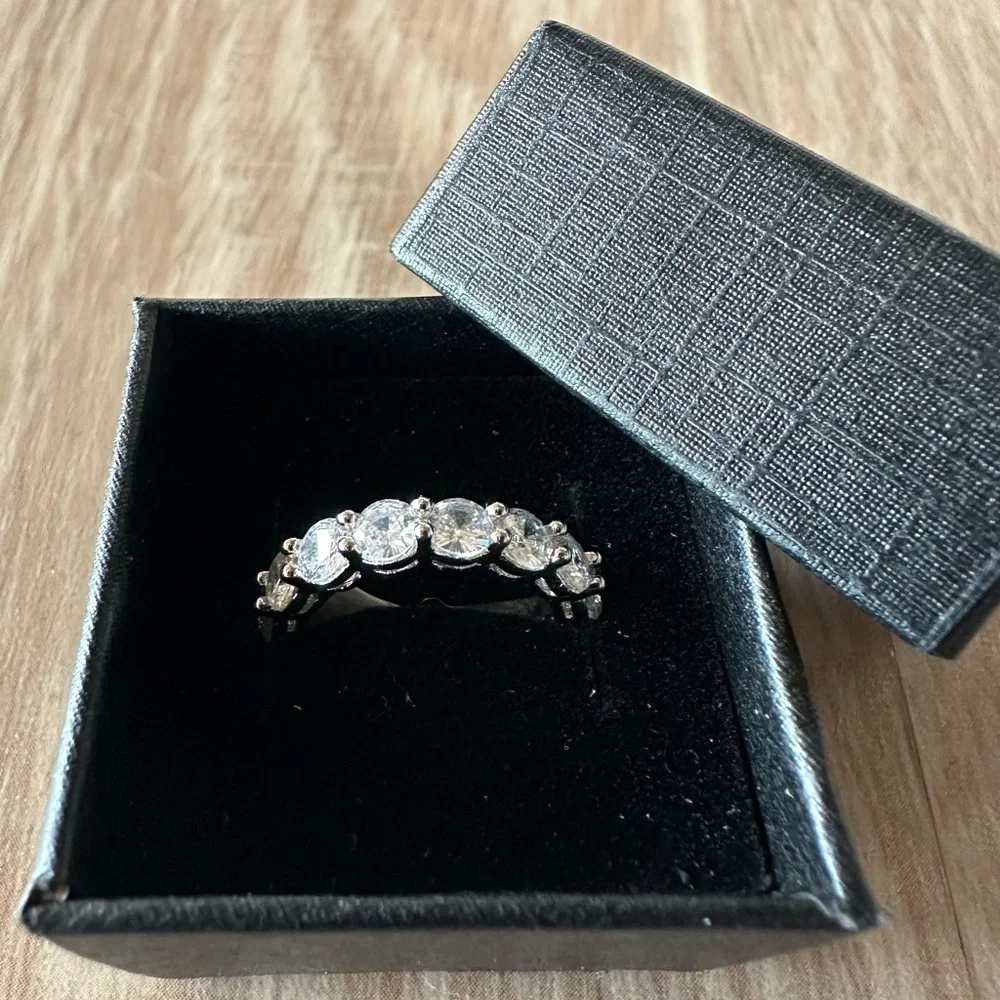 NWT 4.5ct Eternity Band - Round Solitaire Stones - Neiman Marcus - Size 6 - Picture 7 of 15